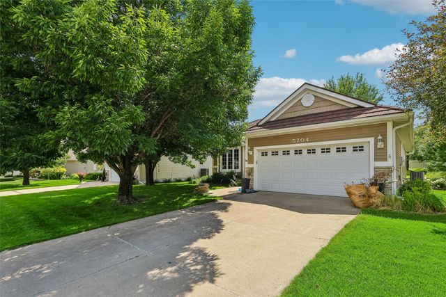 5704 NW 93rd Street, Johnston, IA 50131