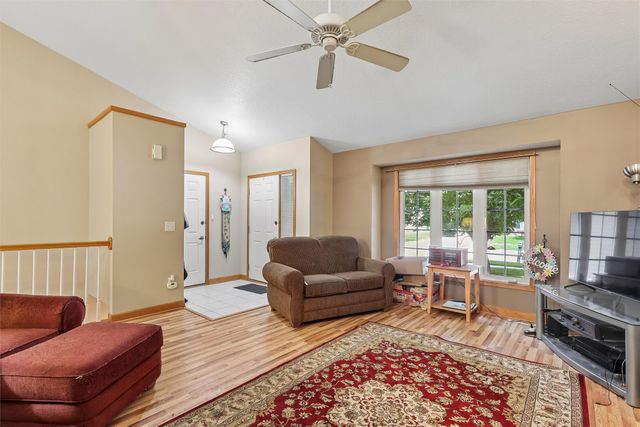 5704 NW 93rd Street, Johnston, IA 50131