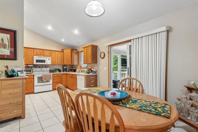 5704 NW 93rd Street, Johnston, IA 50131