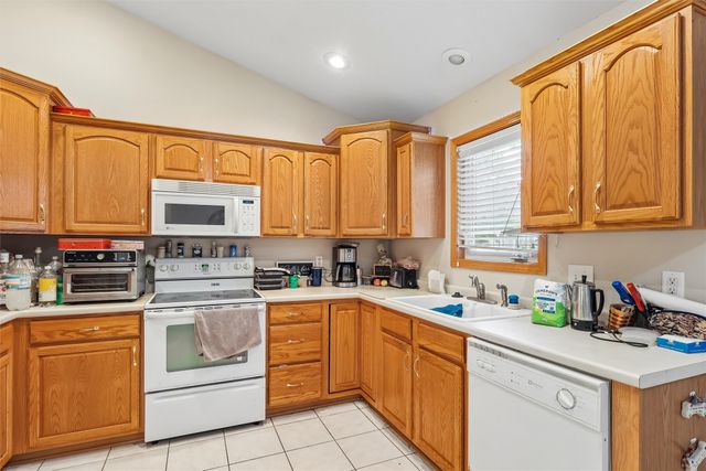 5704 NW 93rd Street, Johnston, IA 50131