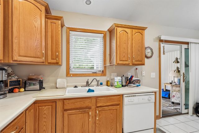 5704 NW 93rd Street, Johnston, IA 50131