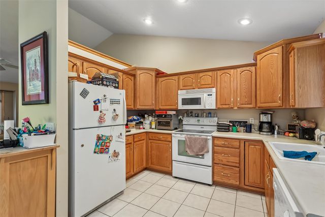 5704 NW 93rd Street, Johnston, IA 50131
