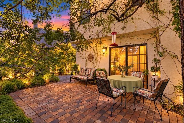 2333 Dexter Cabin Road, Las Vegas, NV 89128