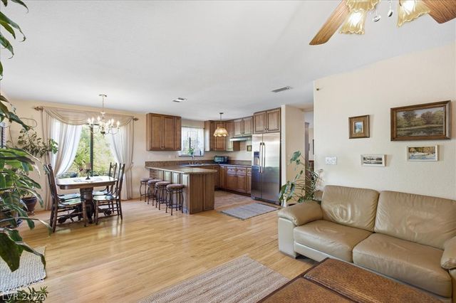2333 Dexter Cabin Road, Las Vegas, NV 89128