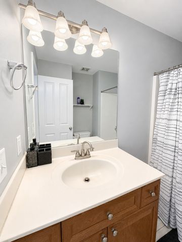 7031 Sunnywood Dr, Nashville, TN 37211
