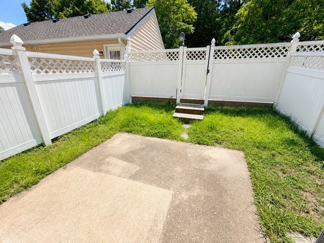 7031 Sunnywood Dr, Nashville, TN 37211