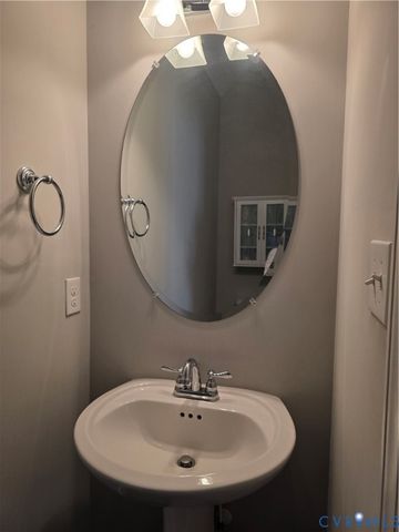 7337 Pebble Lake Dr, Mechanicsville, VA 23111