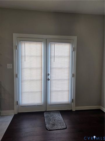 7337 Pebble Lake Dr, Mechanicsville, VA 23111