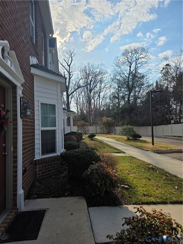 7337 Pebble Lake Dr, Mechanicsville, VA 23111