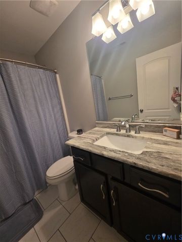 7337 Pebble Lake Dr, Mechanicsville, VA 23111