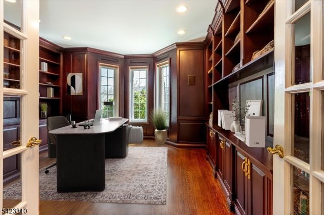 26 Mountain Ridge Dr, Livingston Twp., NJ 07039