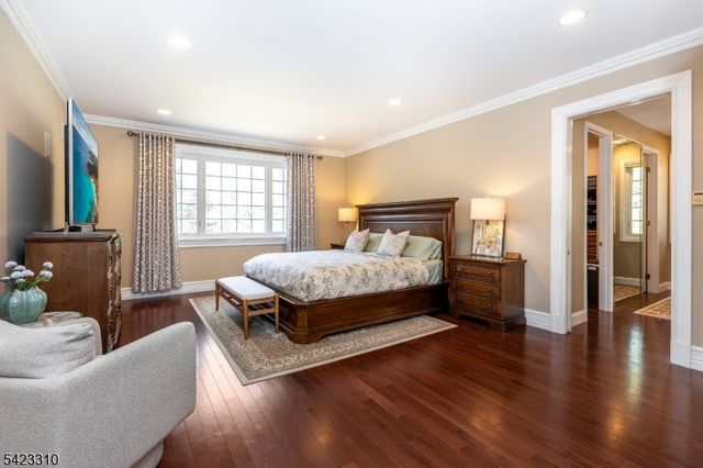 26 Mountain Ridge Dr, Livingston Twp., NJ 07039