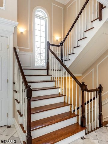 26 Mountain Ridge Dr, Livingston Twp., NJ 07039