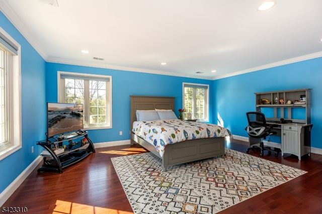 26 Mountain Ridge Dr, Livingston Twp., NJ 07039