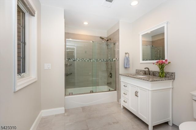 26 Mountain Ridge Dr, Livingston Twp., NJ 07039