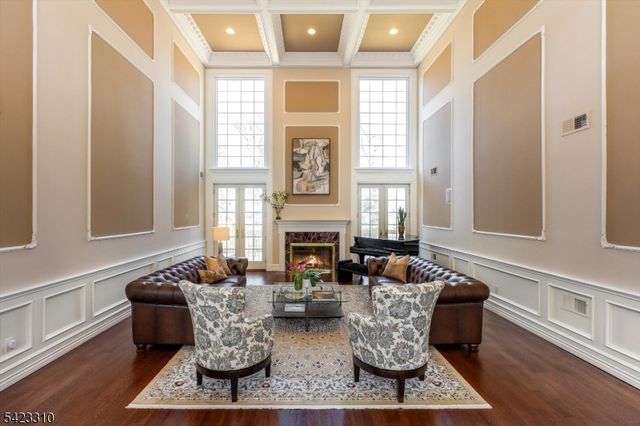 26 Mountain Ridge Dr, Livingston Twp., NJ 07039