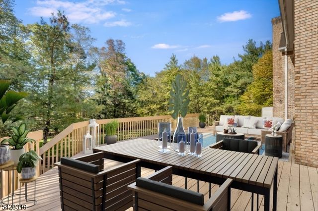 26 Mountain Ridge Dr, Livingston Twp., NJ 07039