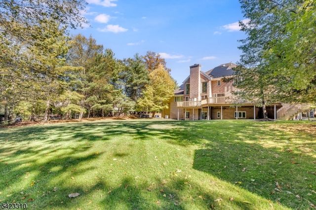 26 Mountain Ridge Dr, Livingston Twp., NJ 07039