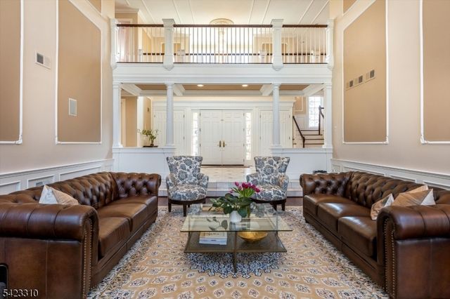 26 Mountain Ridge Dr, Livingston Twp., NJ 07039