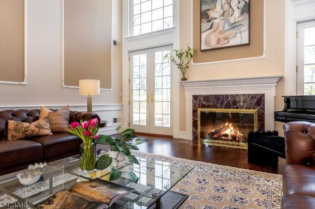 26 Mountain Ridge Dr, Livingston Twp., NJ 07039