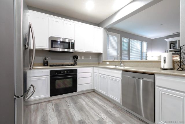 10547 Hollingsworth Way, San Diego, CA 92127