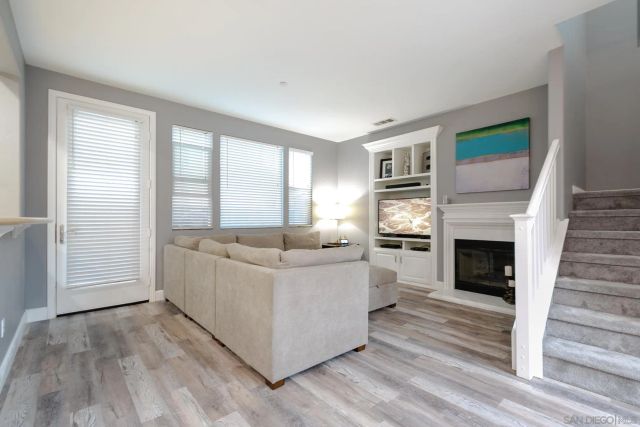 10547 Hollingsworth Way, San Diego, CA 92127