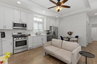 1045 E Vista Way 14, Vista, CA 92084