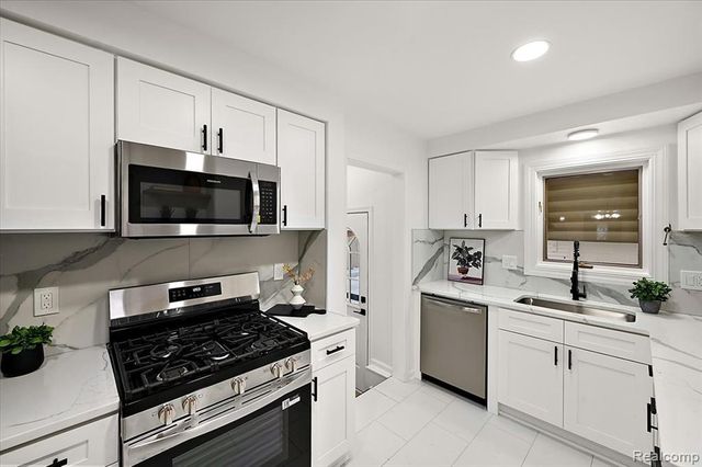 31229 Share Street, Saint Clair Shores, MI 48082