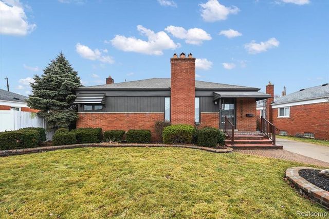 31229 Share Street, Saint Clair Shores, MI 48082