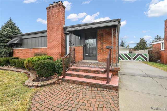 31229 Share Street, Saint Clair Shores, MI 48082