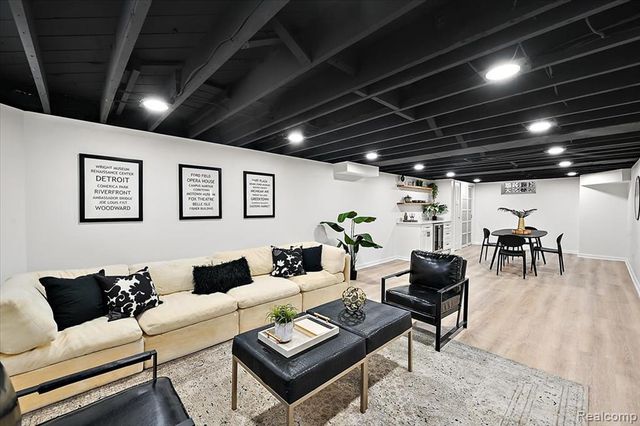 31229 Share Street, Saint Clair Shores, MI 48082