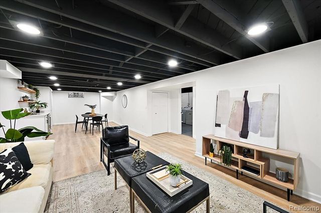 31229 Share Street, Saint Clair Shores, MI 48082