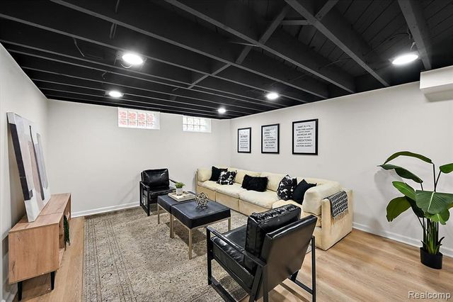 31229 Share Street, Saint Clair Shores, MI 48082