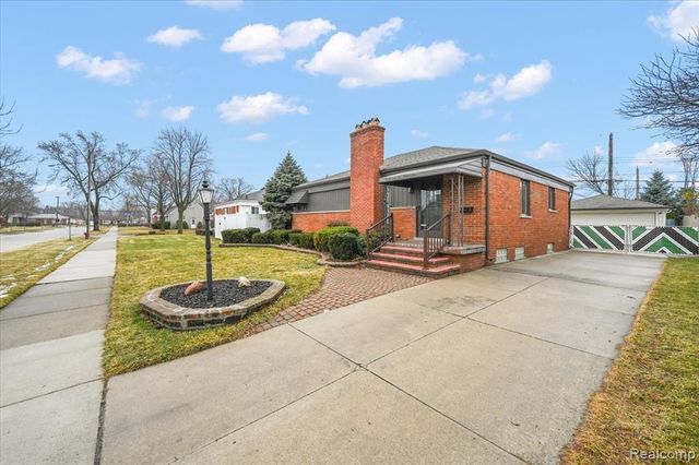 31229 Share Street, Saint Clair Shores, MI 48082