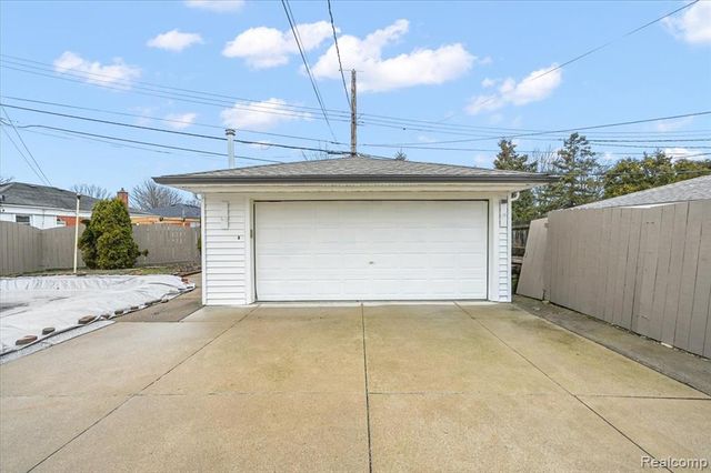 31229 Share Street, Saint Clair Shores, MI 48082