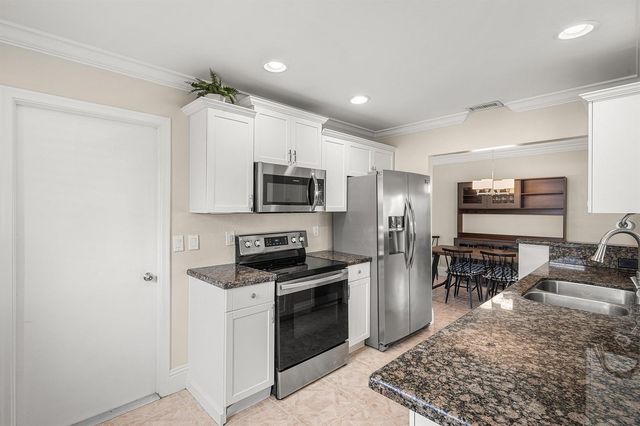2105 SW 14th Place, Boynton Beach, FL 33426