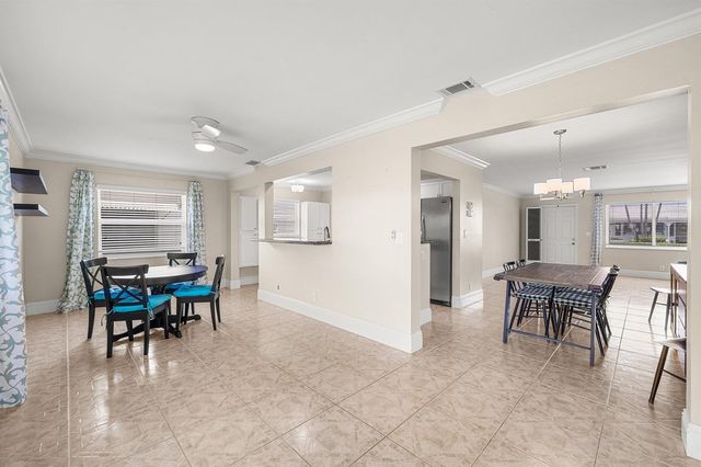 2105 SW 14th Place, Boynton Beach, FL 33426