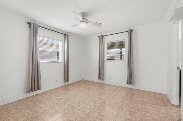 2105 SW 14th Place, Boynton Beach, FL 33426