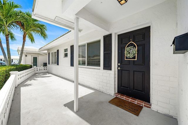 2105 SW 14th Place, Boynton Beach, FL 33426