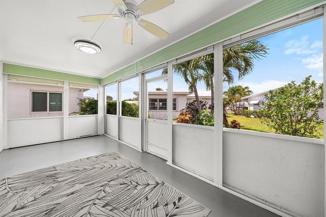 2105 SW 14th Place, Boynton Beach, FL 33426