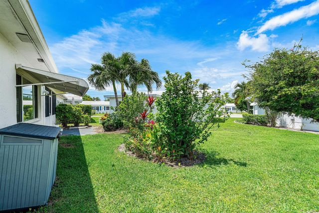 2105 SW 14th Place, Boynton Beach, FL 33426