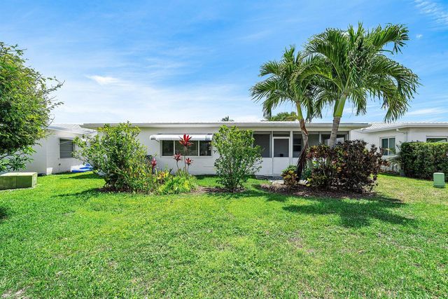 2105 SW 14th Place, Boynton Beach, FL 33426