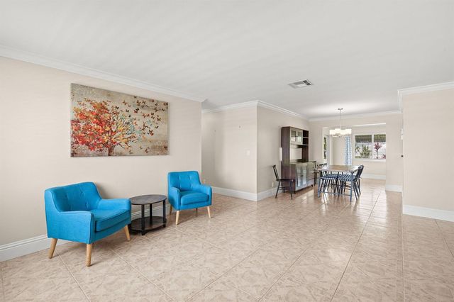 2105 SW 14th Place, Boynton Beach, FL 33426