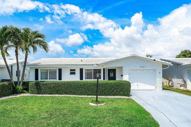 2105 SW 14th Place, Boynton Beach, FL 33426