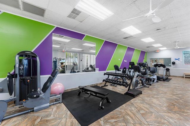 2105 SW 14th Place, Boynton Beach, FL 33426