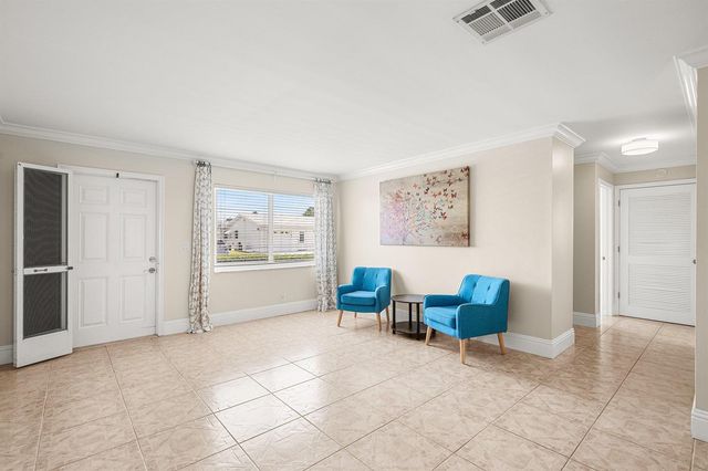 2105 SW 14th Place, Boynton Beach, FL 33426