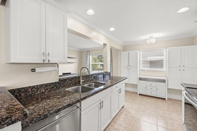 2105 SW 14th Place, Boynton Beach, FL 33426