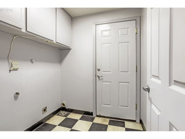 4039 Ne MEADOW Ln, Hillsboro, OR 97124