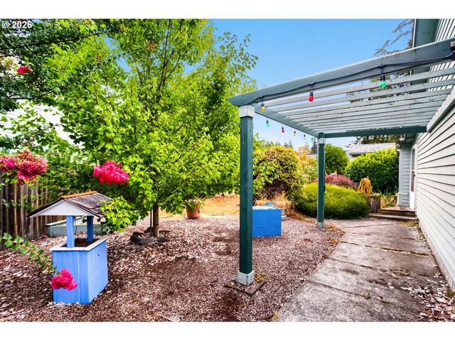 4039 Ne MEADOW Ln, Hillsboro, OR 97124