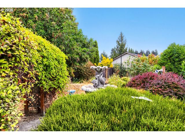 4039 Ne MEADOW Ln, Hillsboro, OR 97124